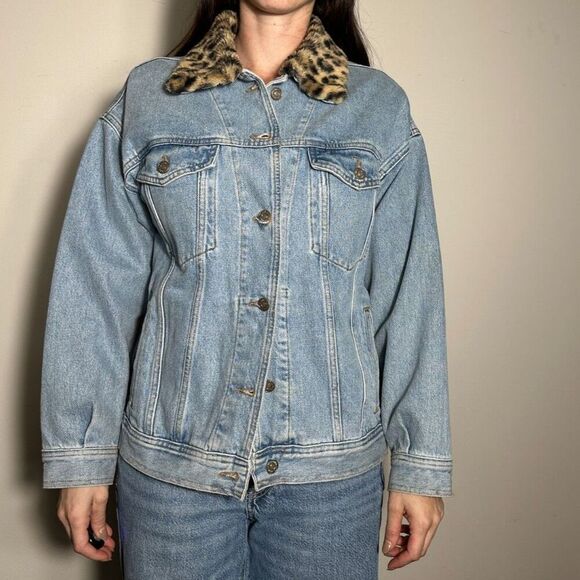 Forever 21 Denim Jacket Cheetah Fur Hood Size Medium - Picture 2 of 7